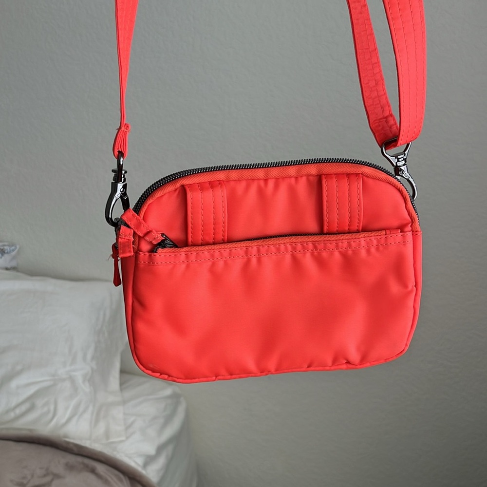 Lug Super Coupe Crossbody/Fannypack Purse - Picture 2 of 9